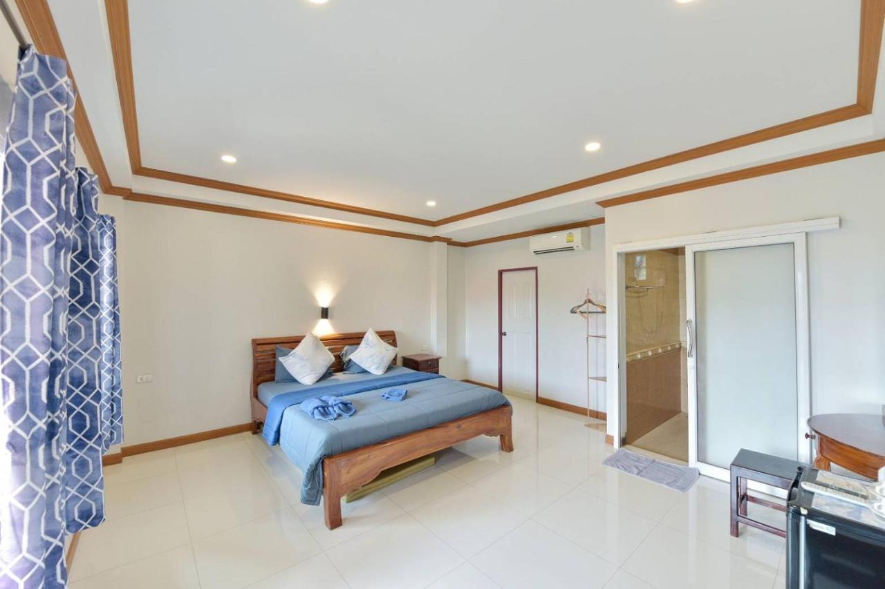 Baan Virog Koh Larn Hotel Exterior photo