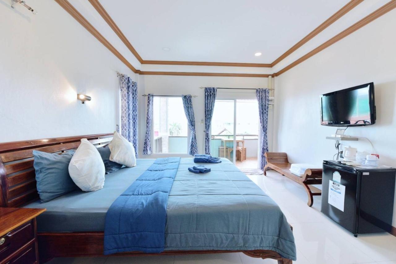 Baan Virog Koh Larn Hotel Exterior photo