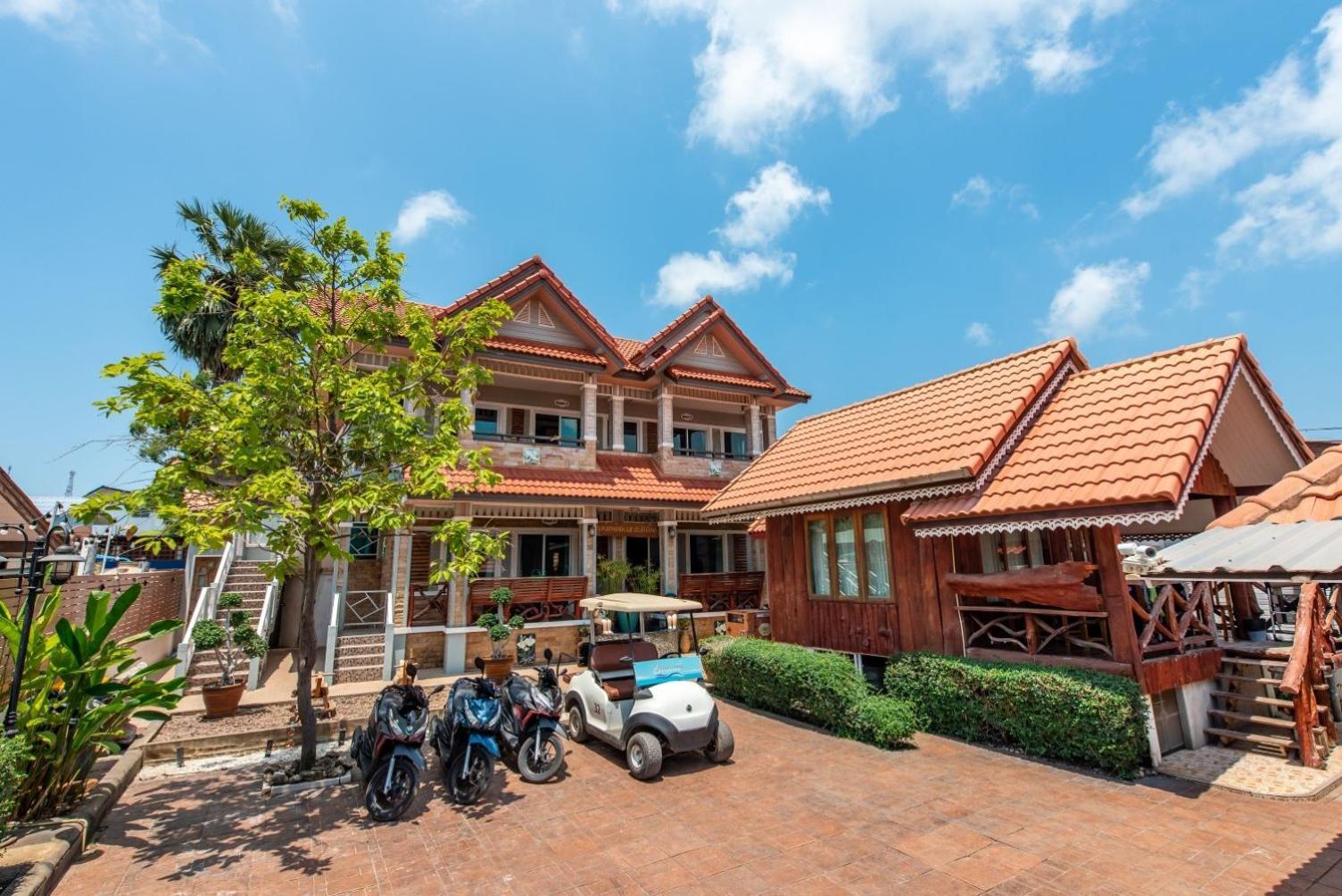 Baan Virog Koh Larn Hotel Exterior photo