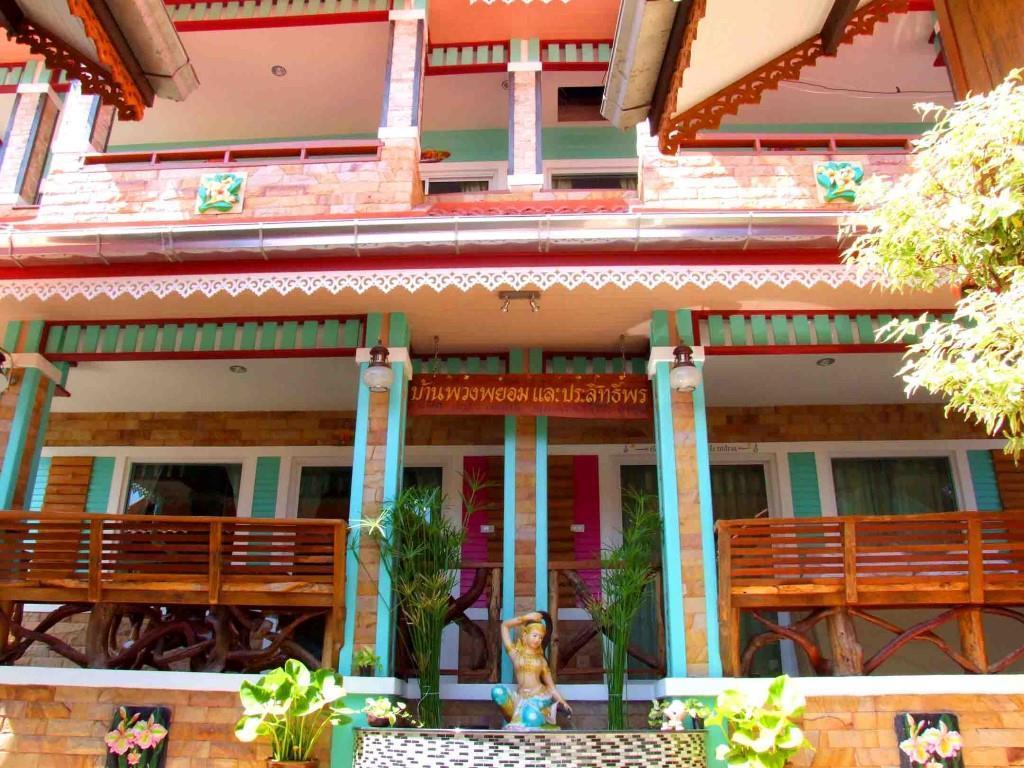 Baan Virog Koh Larn Hotel Exterior photo