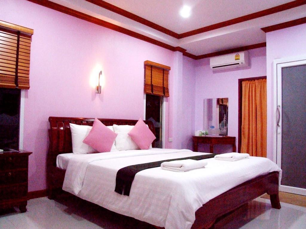 Baan Virog Koh Larn Hotel Exterior photo